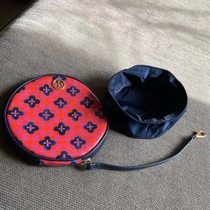 NWOT Rare Tory Burch Collapsible Water Bowl Clutch Bag